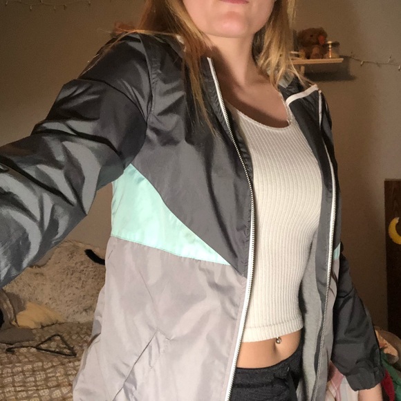 Zumiez Windbreaker - Picture 6 of 8